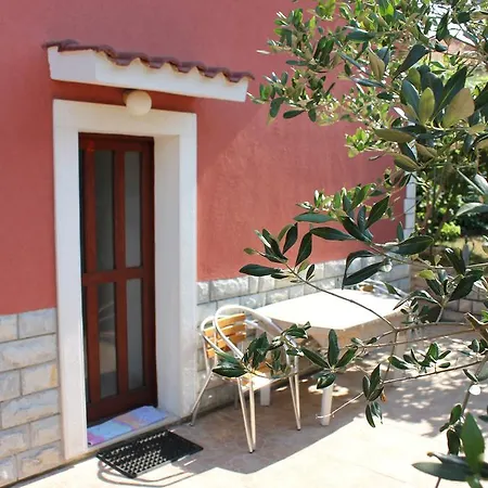 Apartments Toni Trogir Room photo