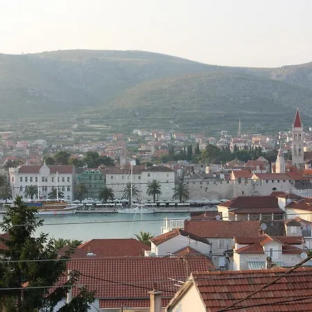 Apartments Toni Trogir Room photo